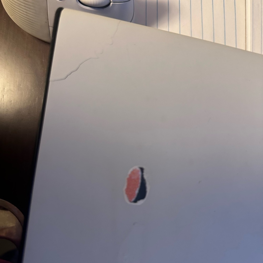 Alienware Silver Gaming Laptop with RGB Backlit Keyboard - Picture 9 of 10